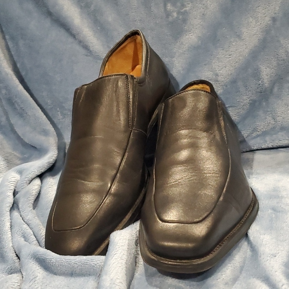 Magnanni black butter soft leather slip on square toe loafer